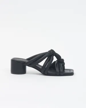 Chunky Mignon Heel in Black