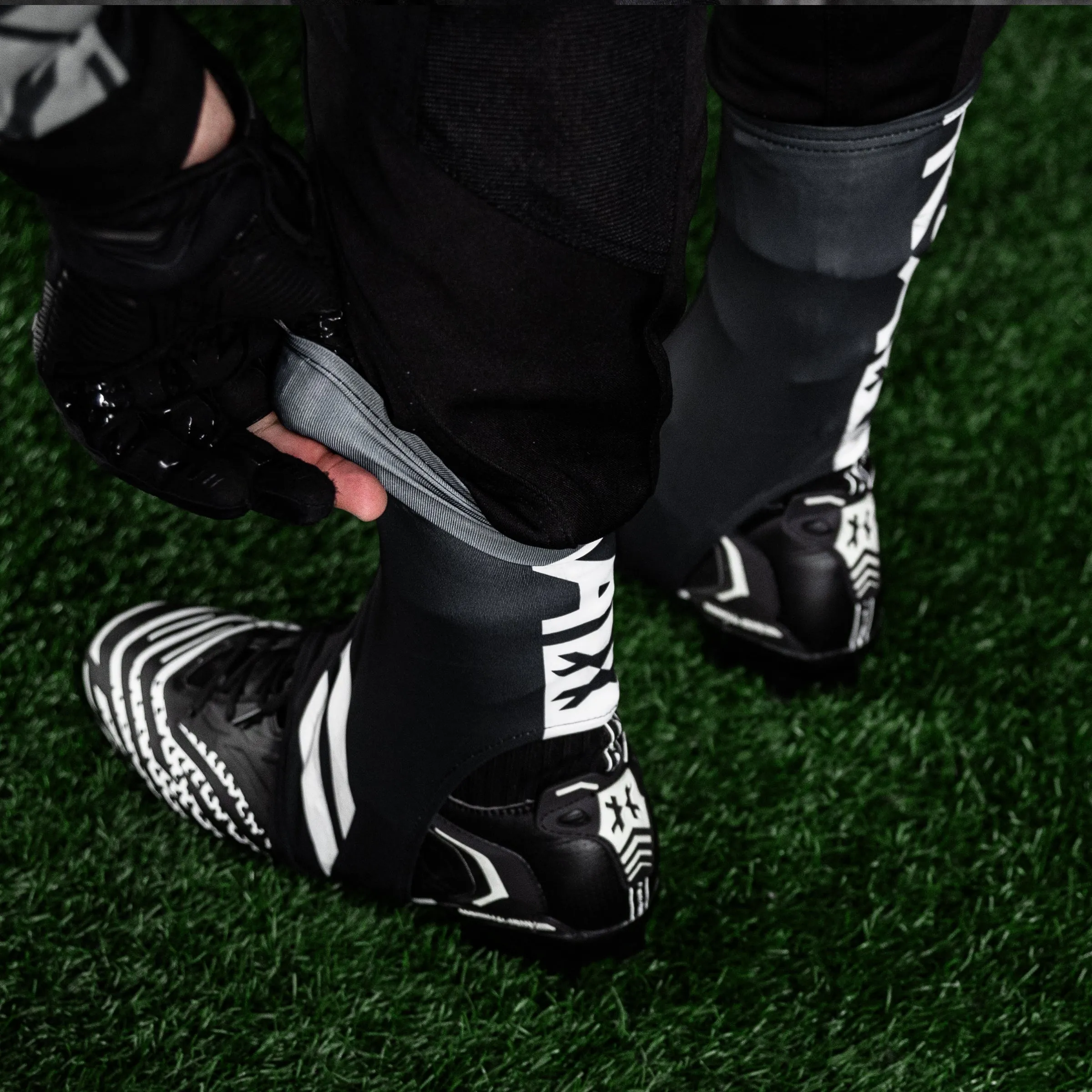 Cleat Cover - Short - Slash Black