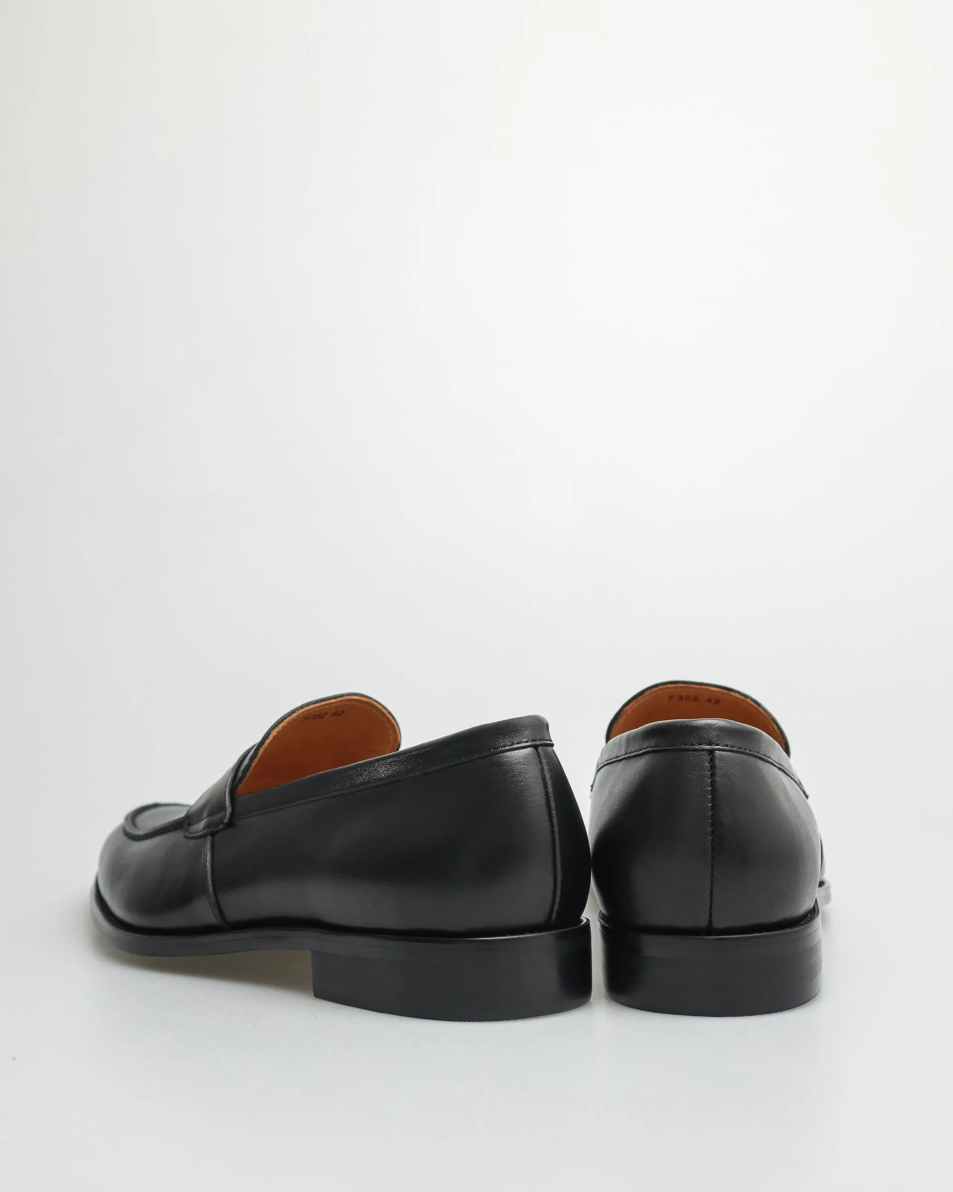 Tomaz F352 Men's Penny Loafer (Black)