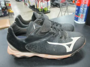 Used Mizuno Baseball Cleats Size 3